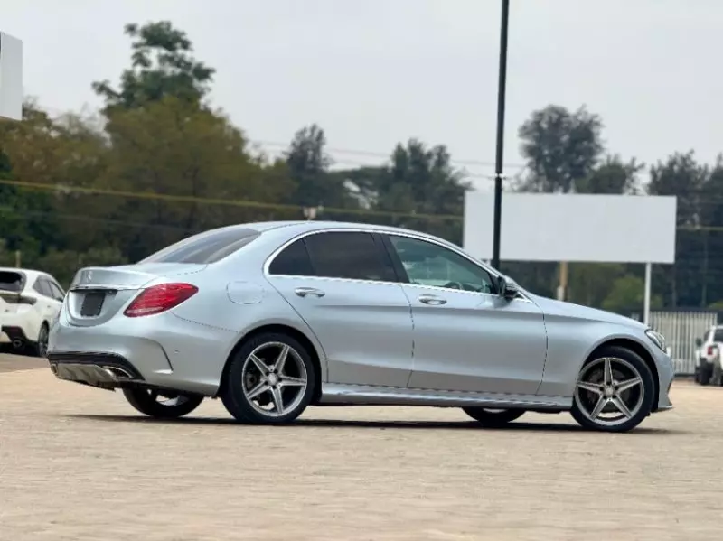 Mercedes-Benz C200   - 2016