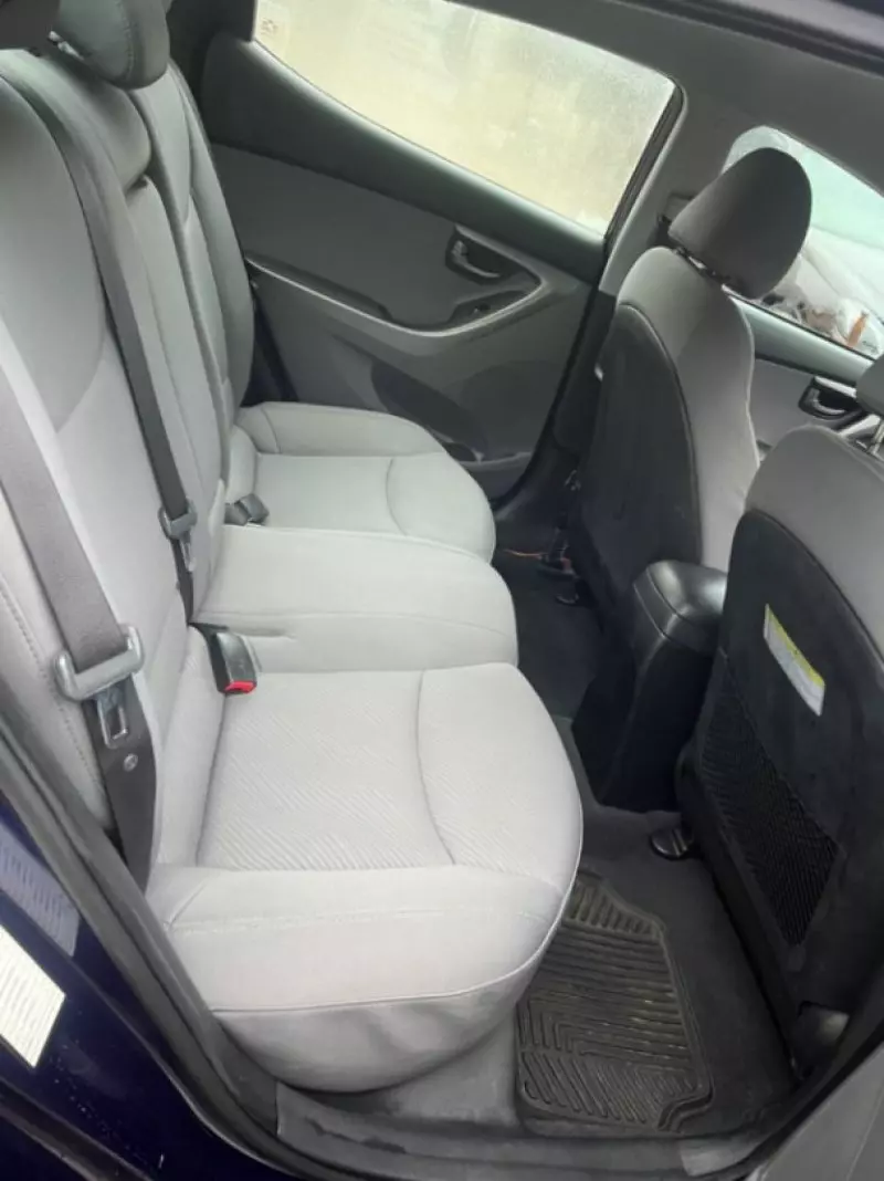 Hyundai Elantra   - 2013