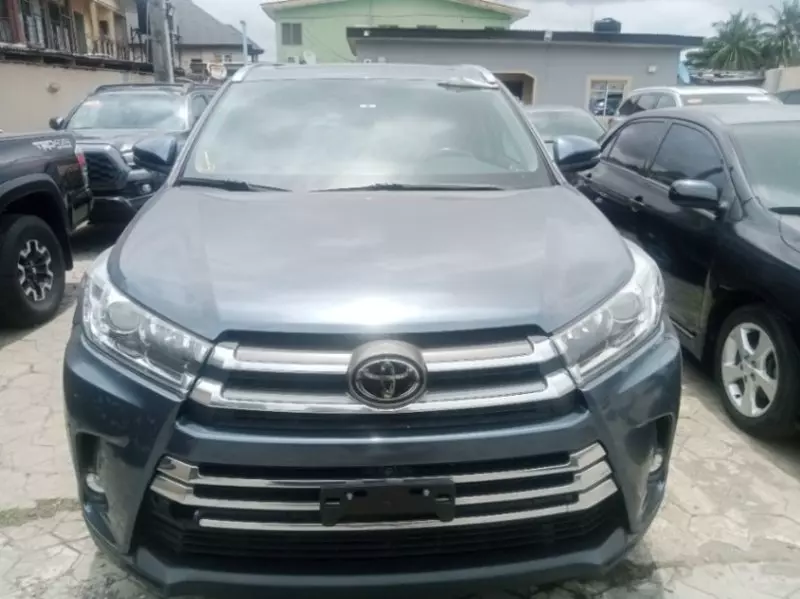 Toyota Highlander   - 2019