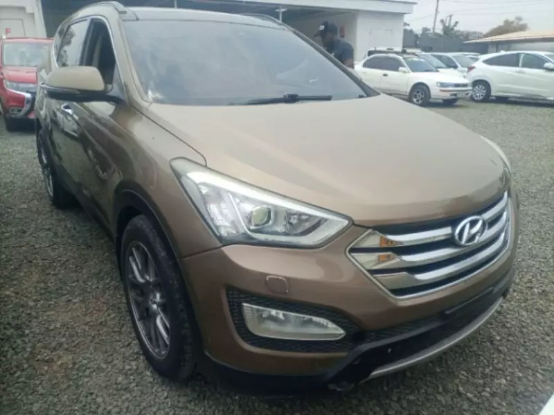 Hyundai Santa Fe   - 2014