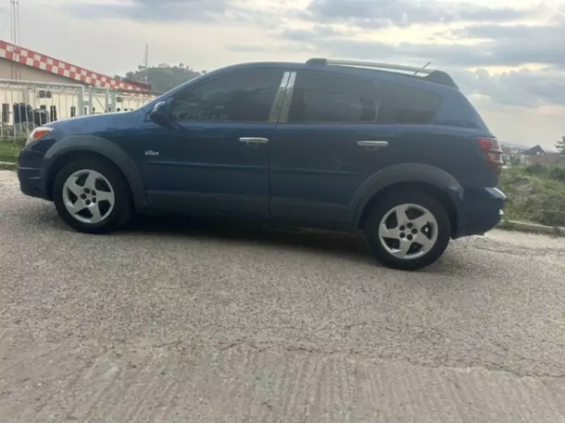 Pontiac Vibe   - 2005