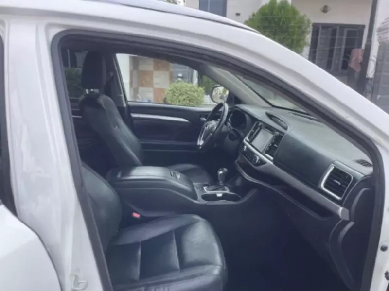 Toyota Highlander   - 2015