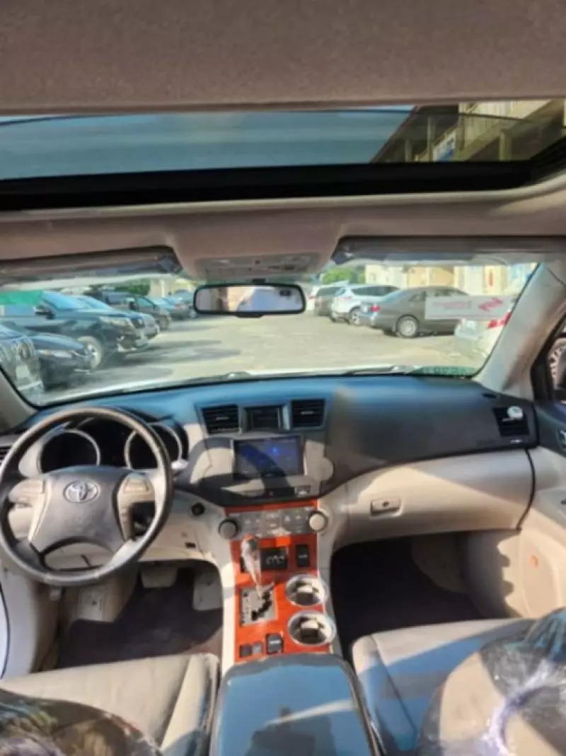 Toyota Highlander   - 2010