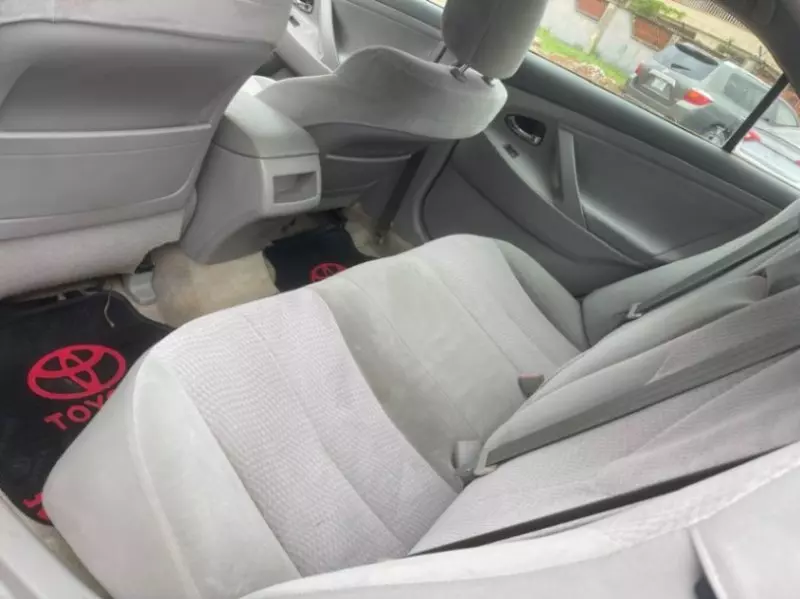 Toyota Camry   - 2010