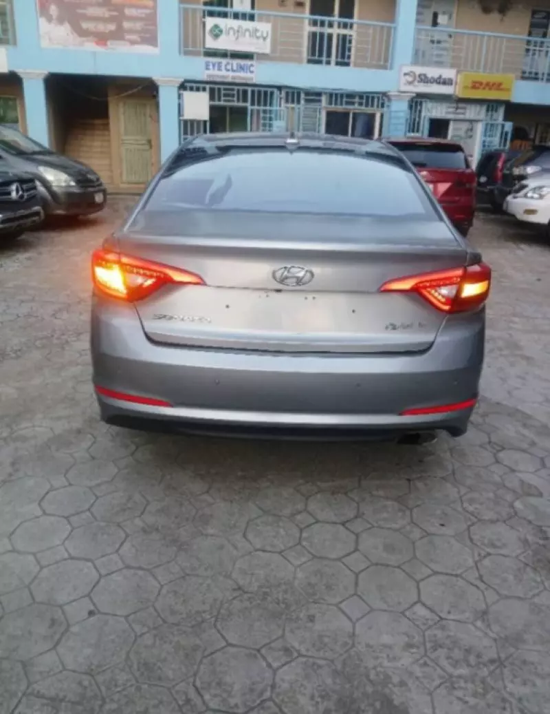 Hyundai Sonata   - 2015
