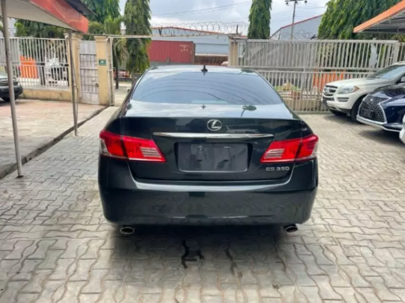 Lexus ES 350   - 2011