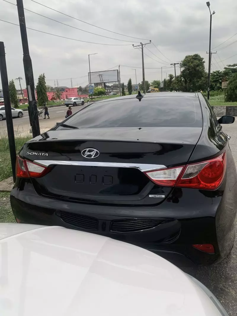 Hyundai Sonata   - 2014