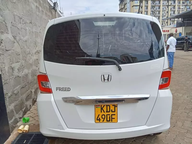 Honda Freed   - 2015