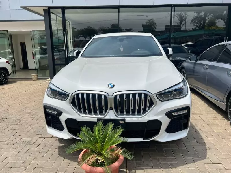 BMW 328xDrive   - 2021