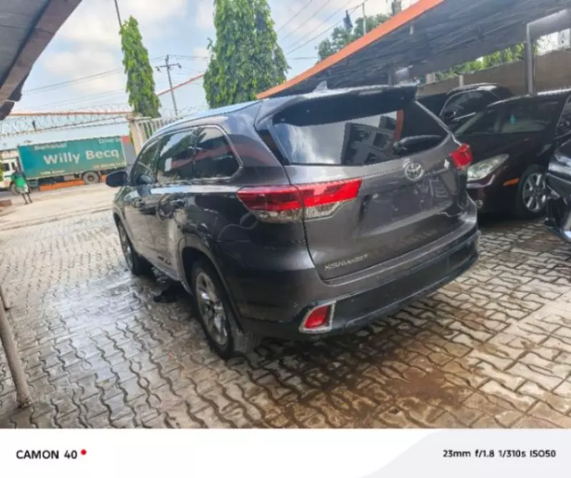 Toyota Highlander   - 2015