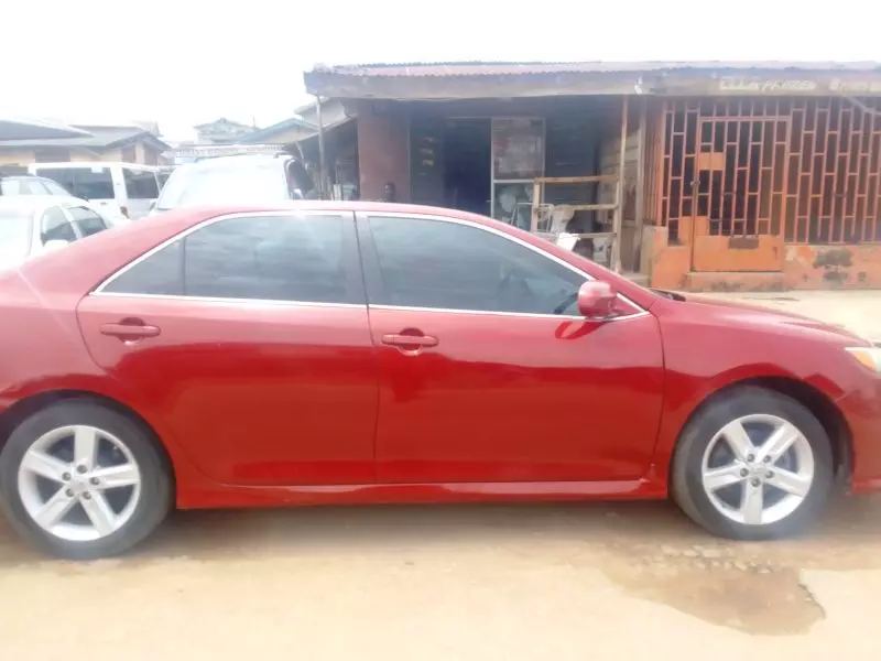 Toyota Camry   - 2013