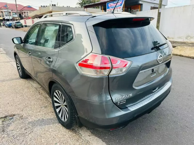 Nissan Rogue   - 2016