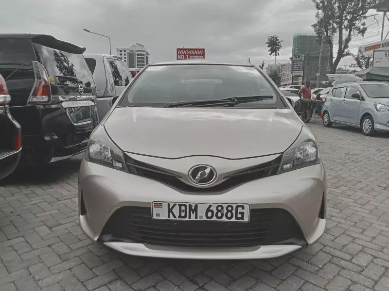 Toyota Vitz   - 2016