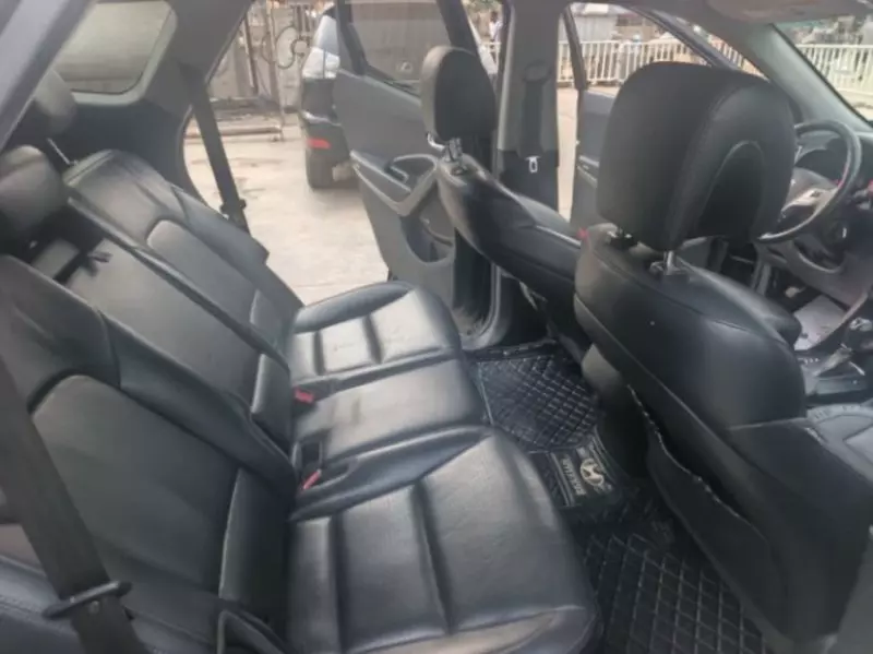 Hyundai Santa Fe   - 2013