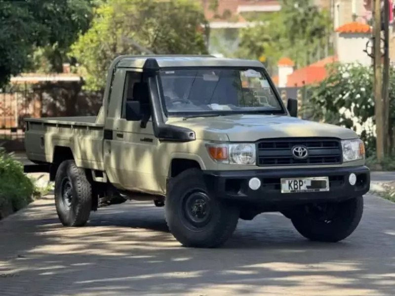 Toyota Land Cruiser 79 Single Cabin