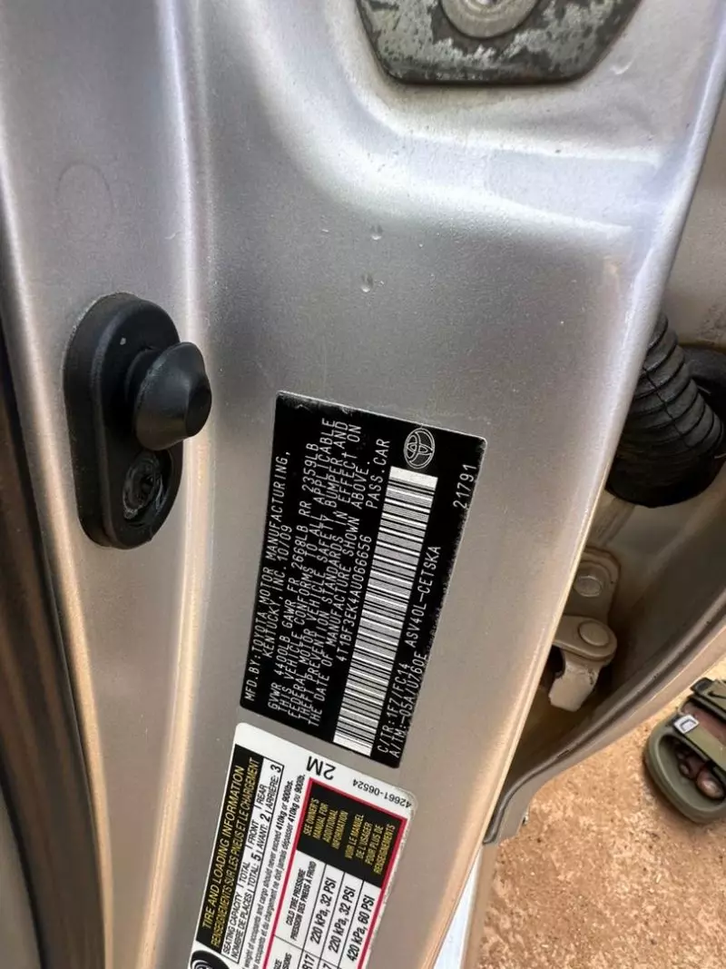 Toyota Camry   - 2010