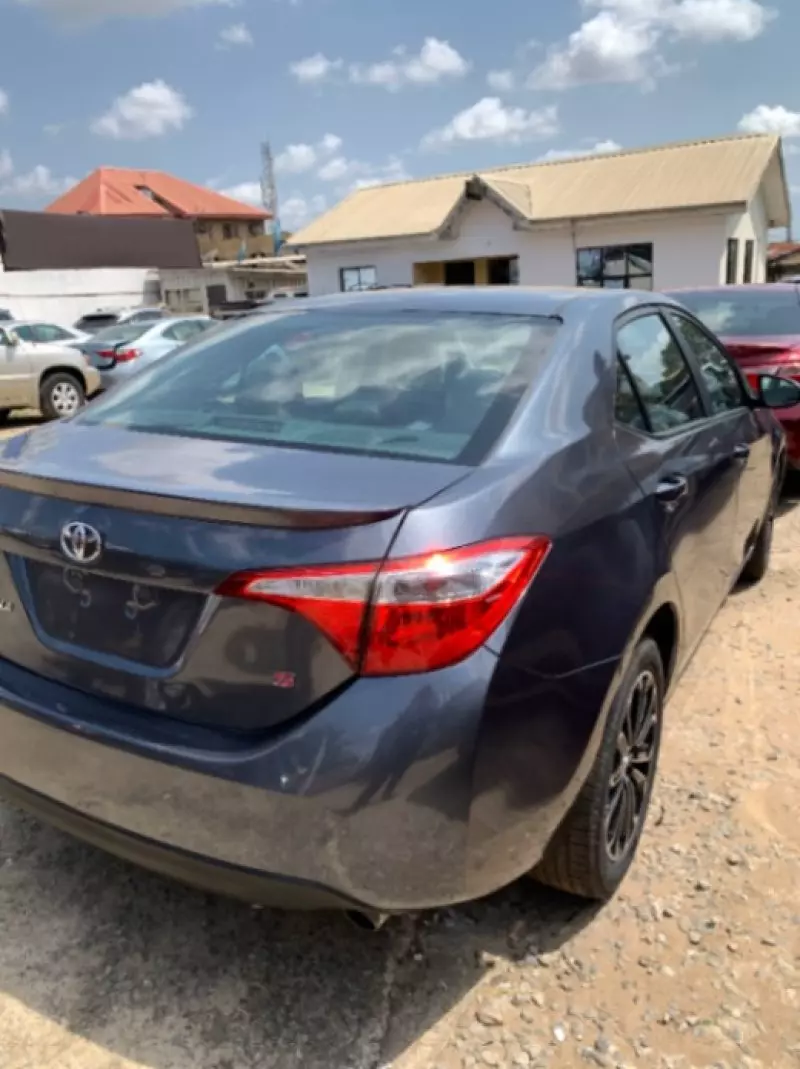 Toyota Corolla   - 2015