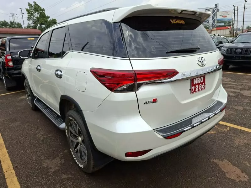 Toyota Fortuner   - 2017