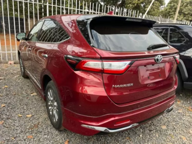 Toyota Harrier   - 2017