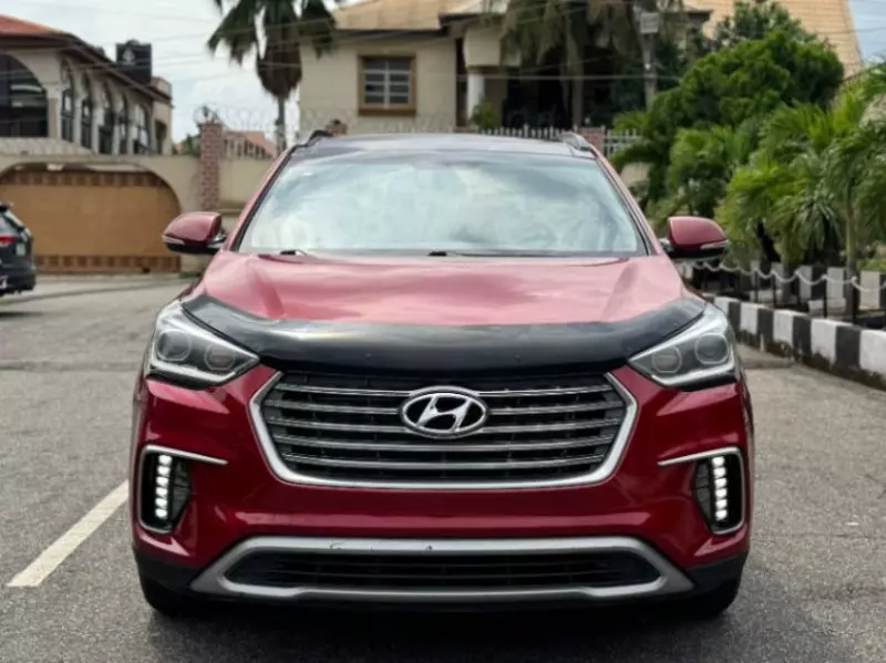 Hyundai Santa Fe   - 2017