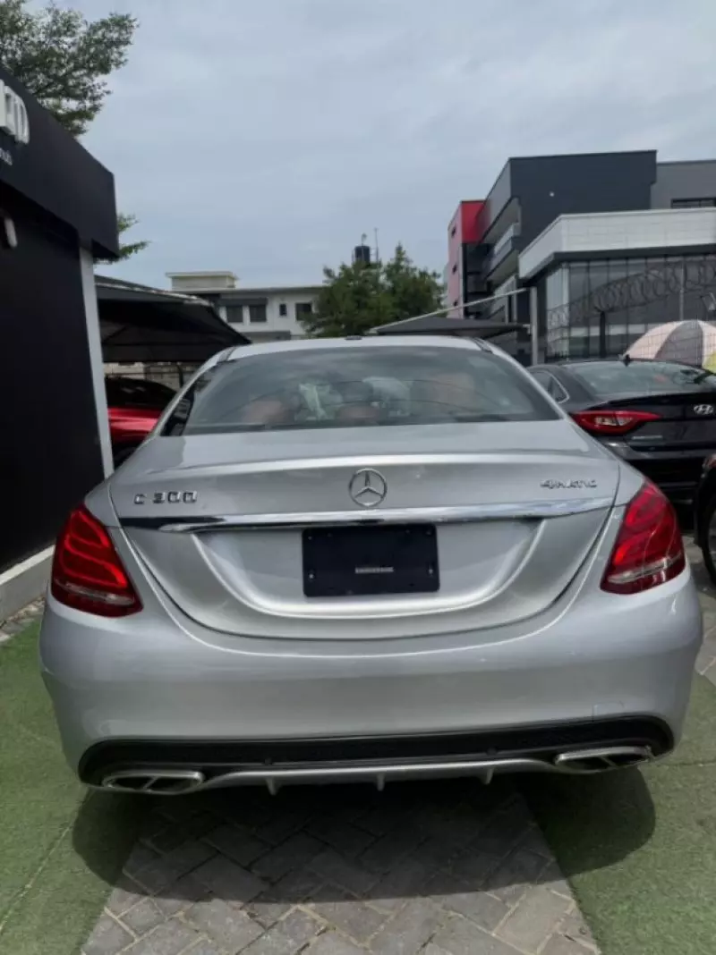 Mercedes-Benz C 300   - 2015