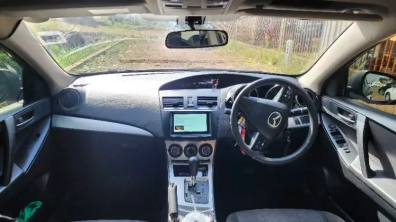 Mazda Axela    - 2010