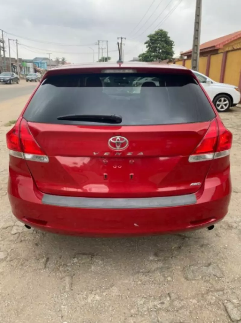 Toyota Venza   - 2010