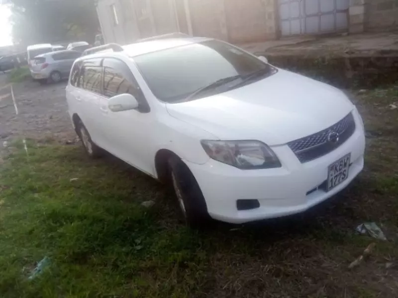 Toyota Fielder    - 2006