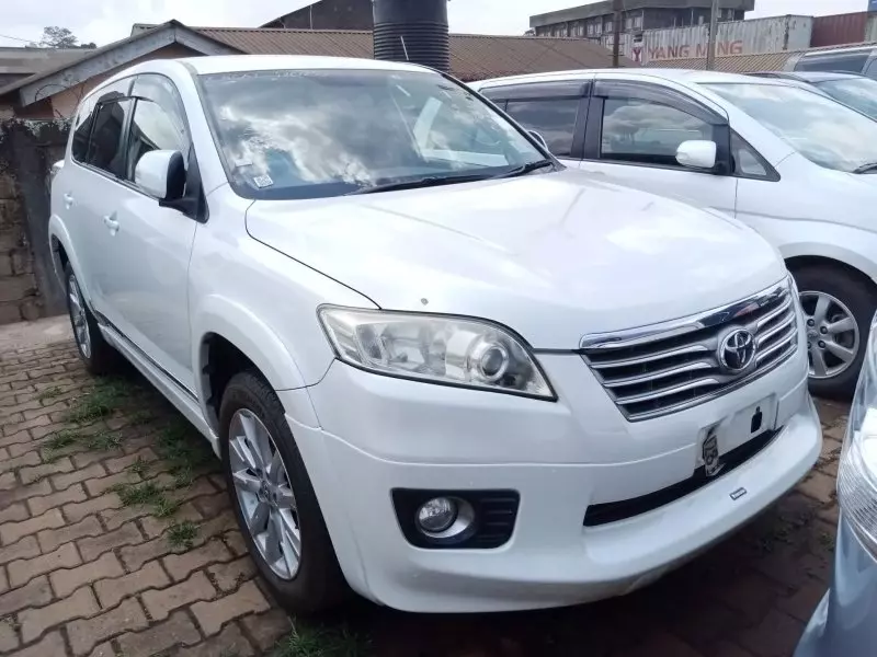 Toyota Vanguard    - 2011