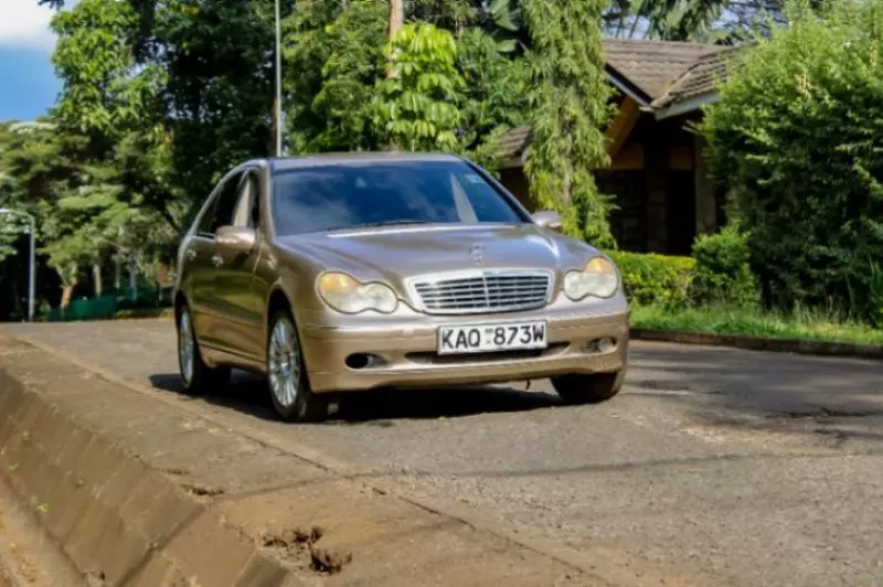 Mercedes-Benz C200   - 2003
