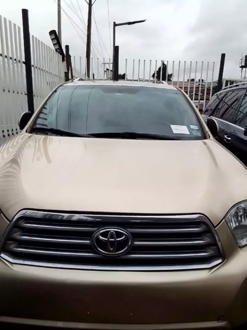 Toyota Highlander   - 2009
