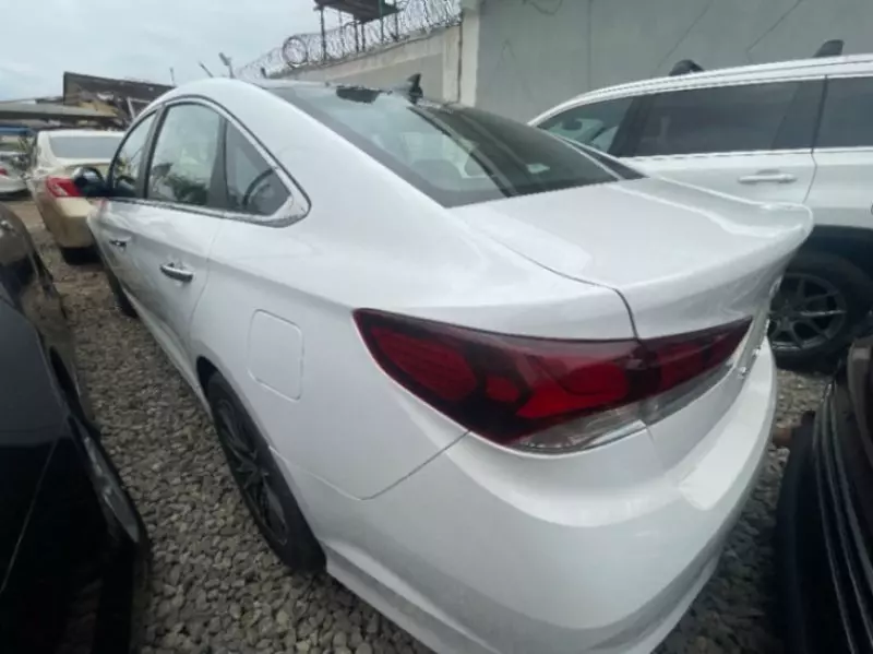 Hyundai Sonata   - 2018