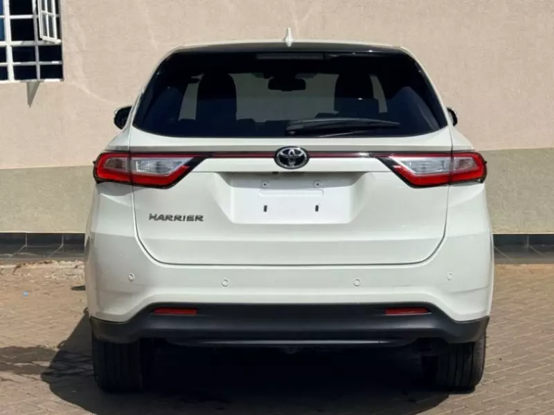 Toyota Harrier   - 2018