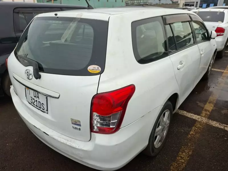 Toyota Fielder    - 2011