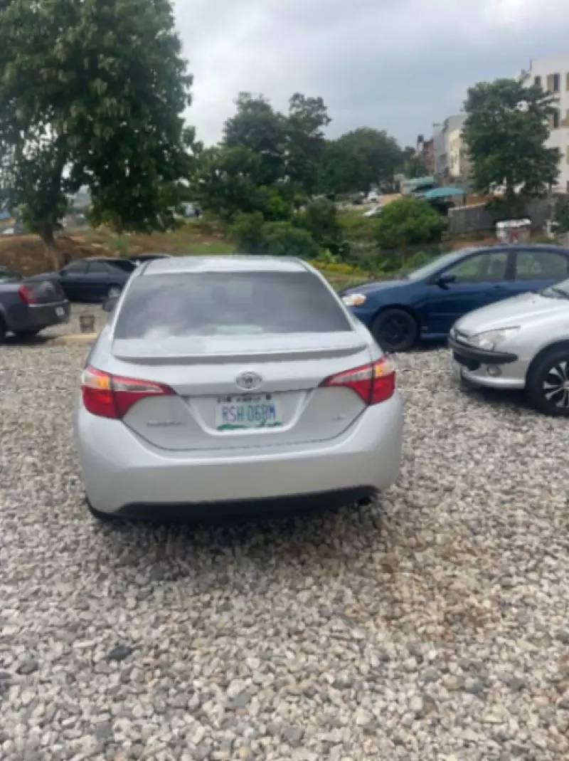 Toyota corolla   - 2015