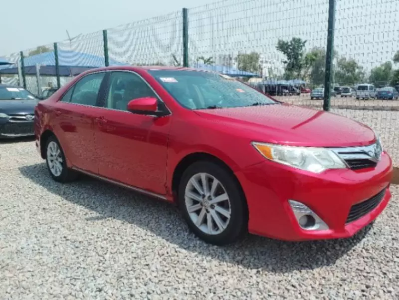 Toyota Camry   - 2012