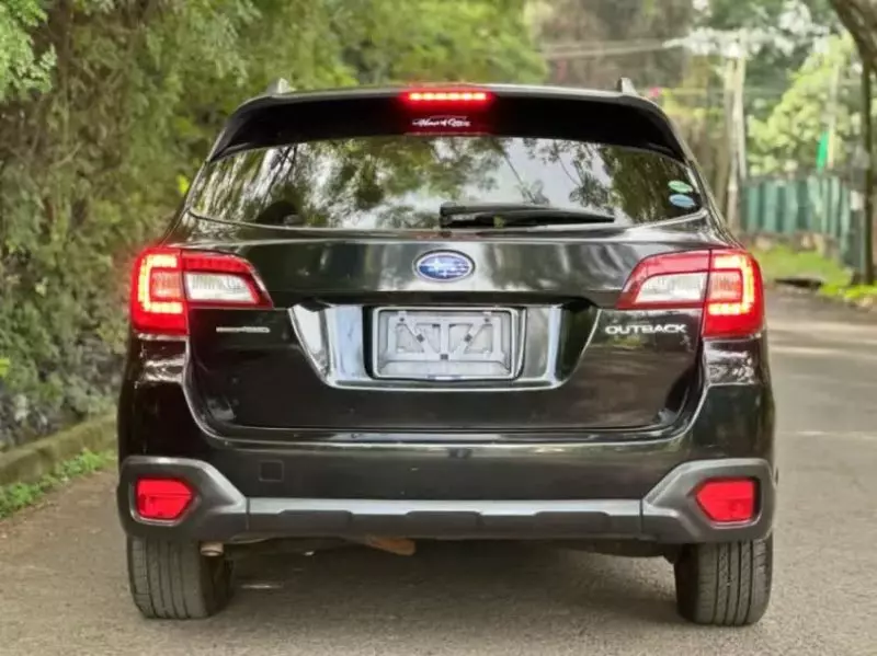 Subaru Outback   - 2017