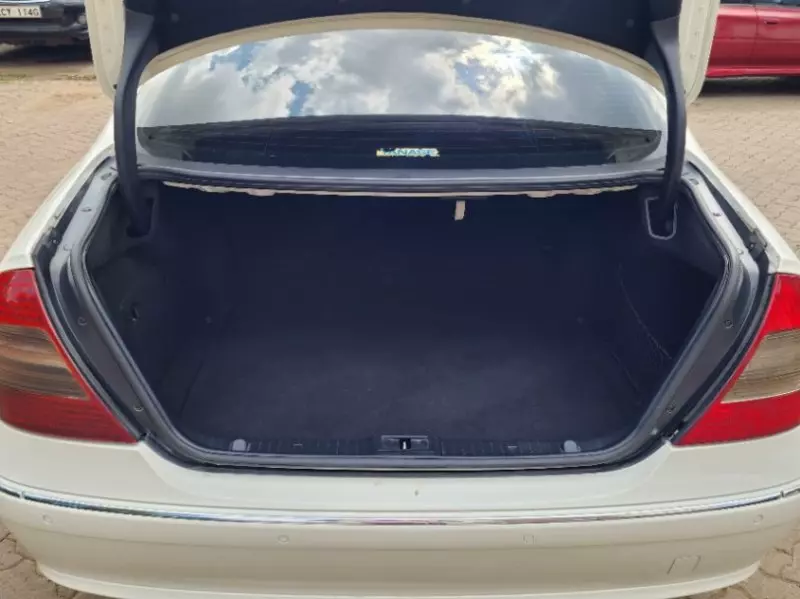 Mercedes-Benz E 300   - 2008