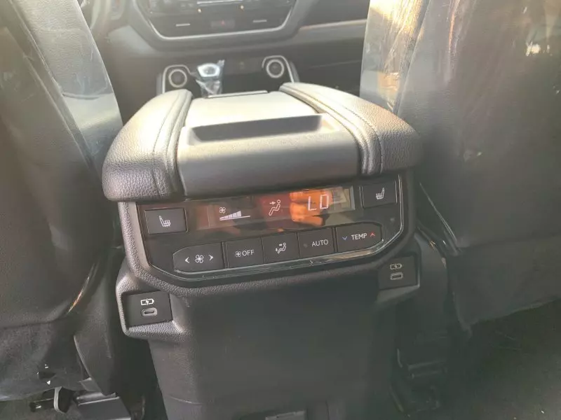 Toyota Grand Highlander   - 2024