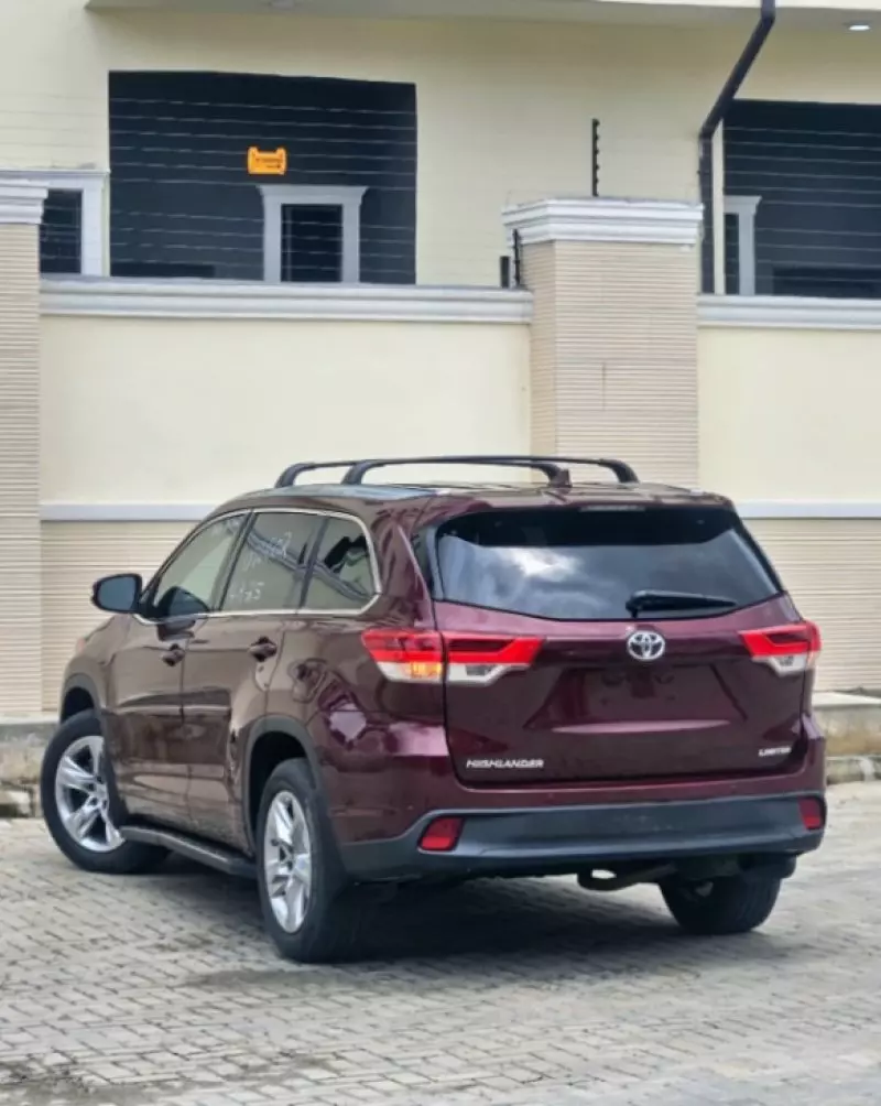 Toyota Highlander   - 2015