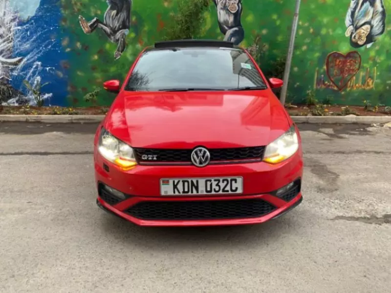 VOLKSWAGEN polo sedadan trend  ba ess   - 2016