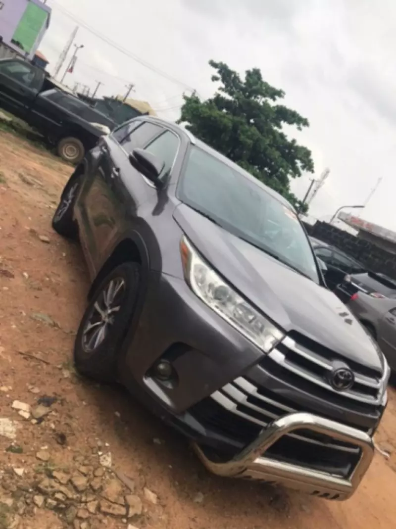 Toyota Highlander   - 2018