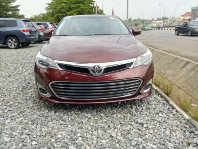Toyota Avalon   - 2013