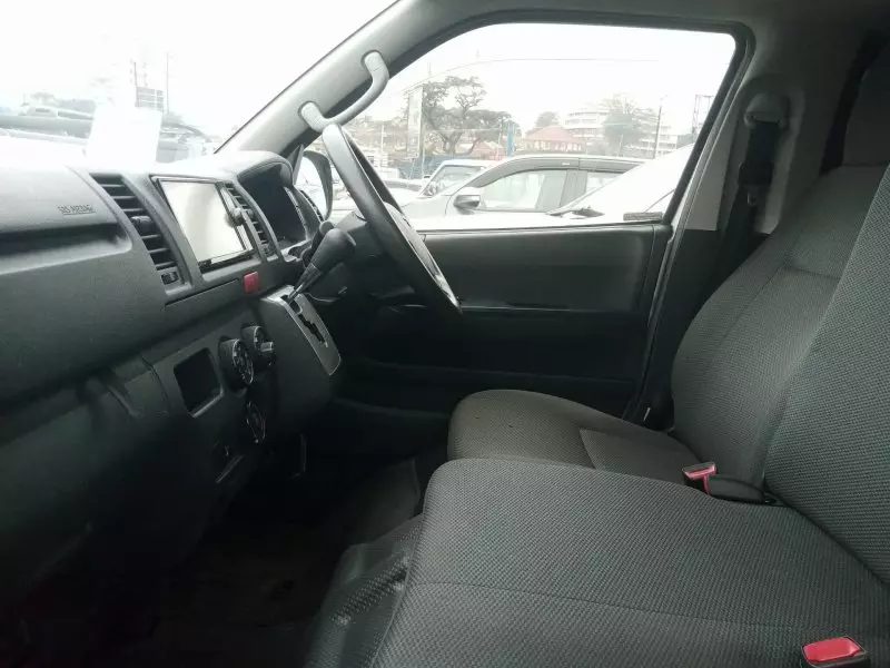 Toyota Hiace   - 2015