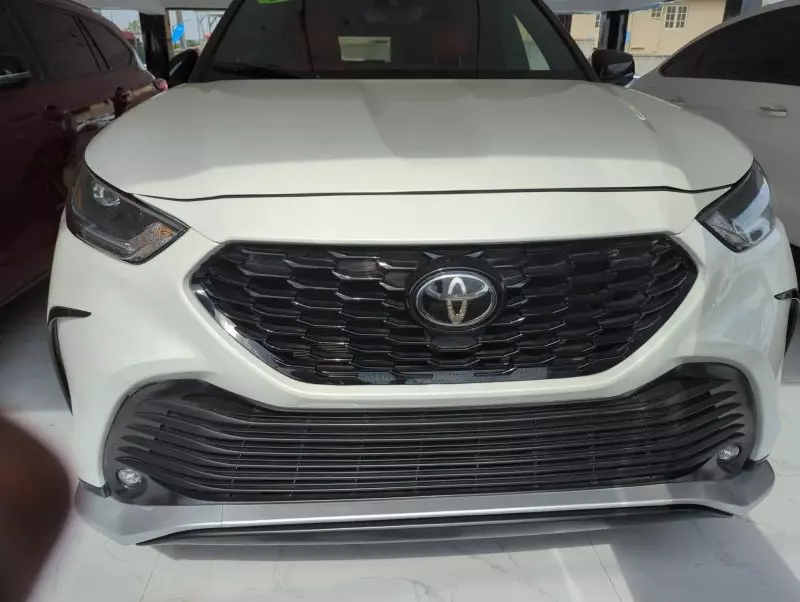 Toyota Highlander   - 2021