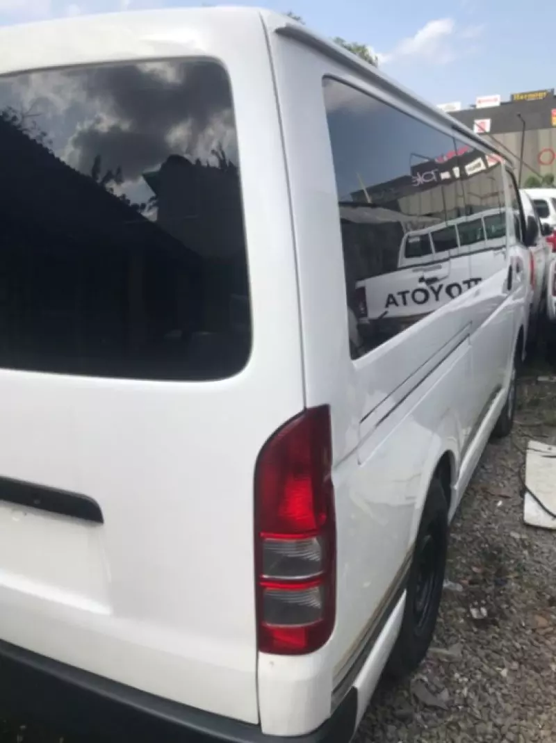 Toyota Hiace   - 2013