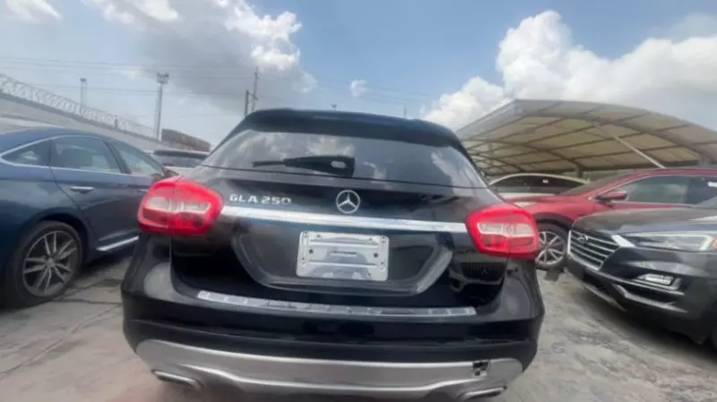 Mercedes-Benz GLA-Class   - 2017