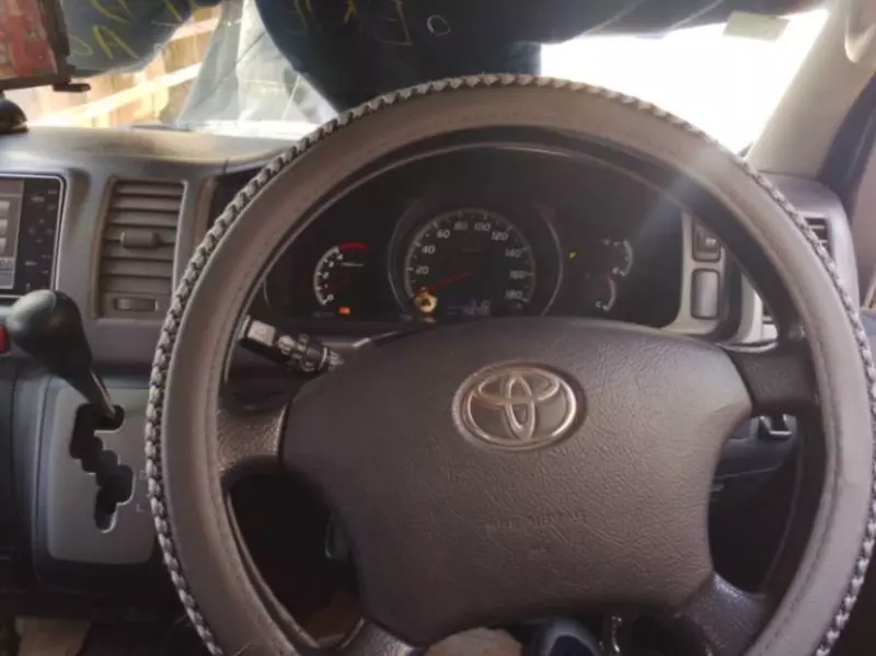 Toyota Hiace   - 2010