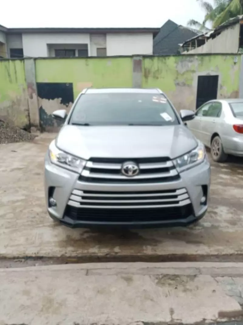 Toyota Highlander   - 2016