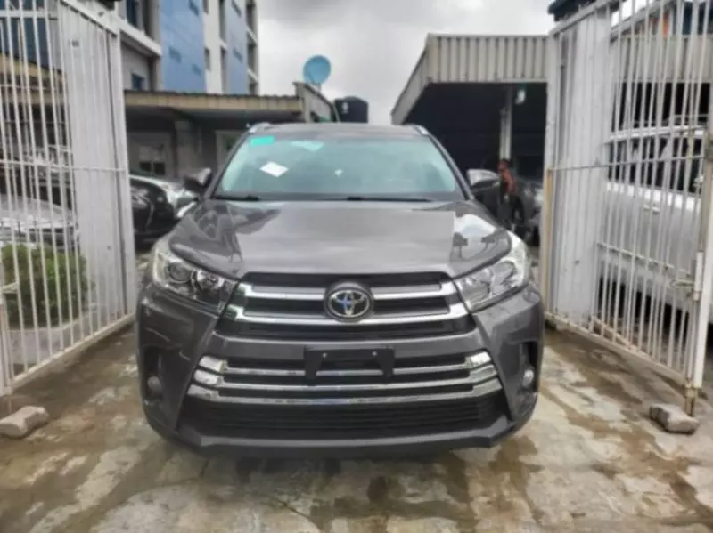 Toyota Highlander   - 2016